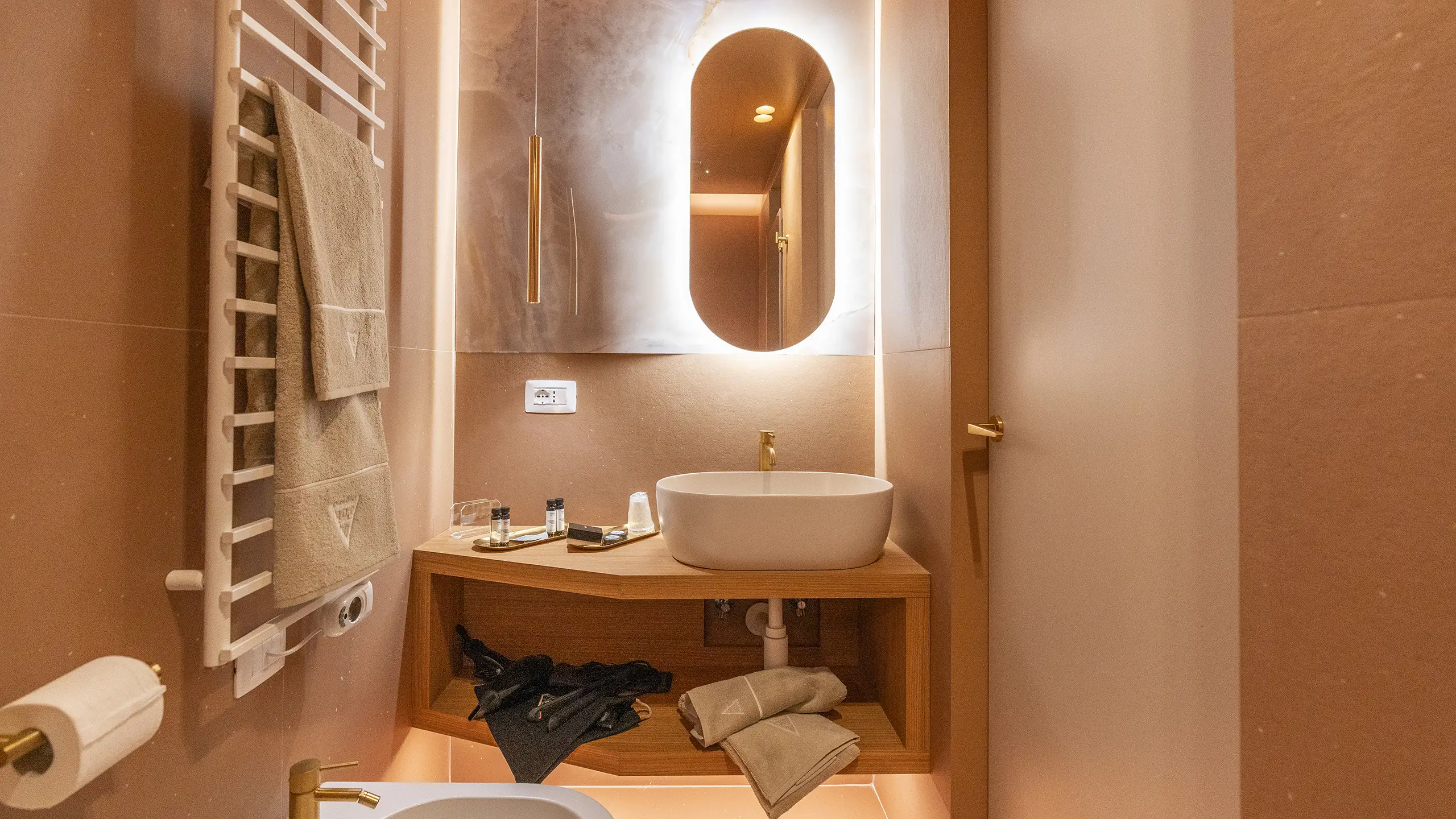 Hotel-a-Grottaferrata-Luxury-Guest-House-Villa-Madre-Roma-Ambra-Junior-Suite-Bagno-DSC05569